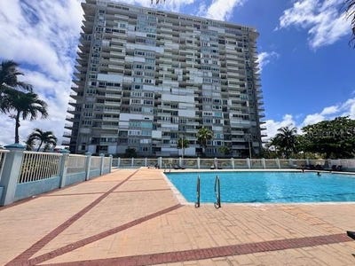 /international/us/ocean-drive-100-luquillo-pr-110107940126/