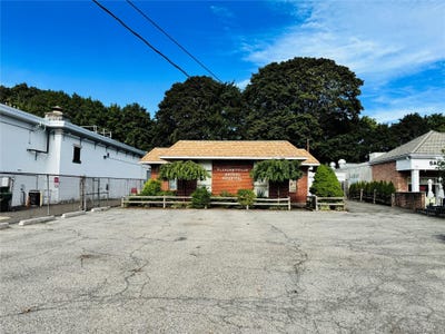 /international/us/479-marble-avenue-pleasantville-ny-110108689549/