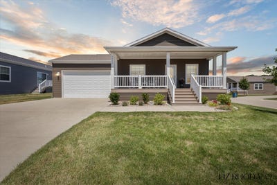 /international/us/5933-trillium-hills-drive-ne-rockford-mi-110101122996/