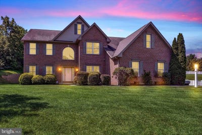 /international/us/28-valley-road-shrewsbury-pa-110100533673/