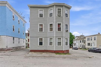 /international/us/2-king-street-central-falls-ri-110108030933/