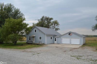 /international/us/3083-150th-street-barnes-city-ia-110107585986/
