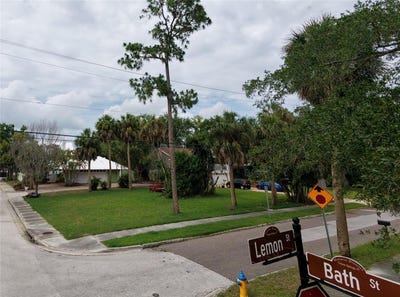 /international/us/lemon-street-tarpon-springs-fl-110108445327/