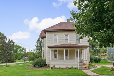 /international/us/330-w-main-street-princeton-wi-110110304082/