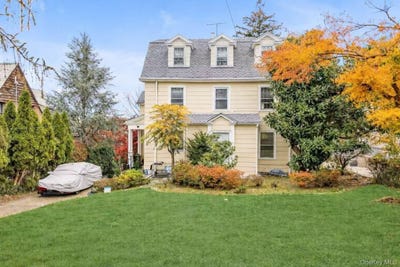 /international/us/38-19-223rd-st-bayside-ny-110105017581/
