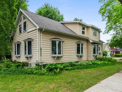 /international/us/307-s-12th-ave-sturgeon-bay-wi-110108720257/