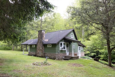 /international/us/1308-pleasure-valley-road-montrose-wv-110108125823/