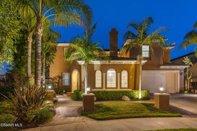 /international/us/13268-red-bird-court-moorpark-ca-110108545676/