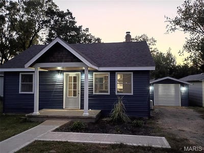 /international/us/320-s-iron-street-ironton-mo-110110362519/