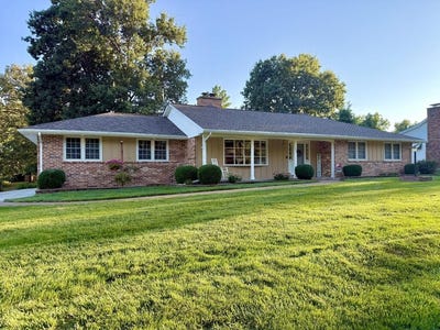 /international/us/403-college-park-drive-kirksville-mo-110119943831/