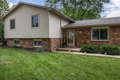 /international/us/305-raymond-road-waunakee-wi-110108853191/