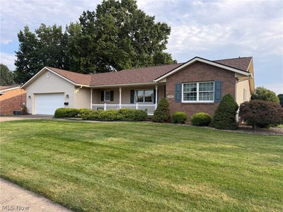 /international/us/490-ellen-avenue-sw-new-philadelphia-oh-110109981147/