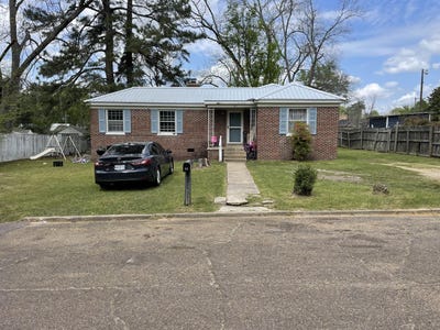 /international/us/33-dix-street-west-point-ms-110107083171/