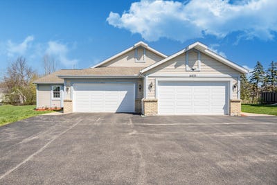 /international/us/n48w14572-hampton-rd-menomonee-falls-wi-110107572373/