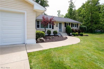 /international/us/7308-raccoon-hill-drive-kirtland-oh-110108382538/