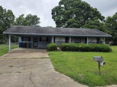 /international/us/303-vernon-dahmer-dr-hattiesburg-ms-110107939971/