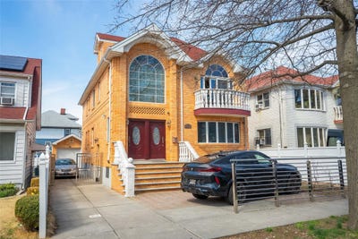 /international/us/42-20-158th-street-flushing-ny-110098403175/