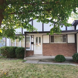 /international/us/4605-w-84th-place-chicago-il-110107627165/