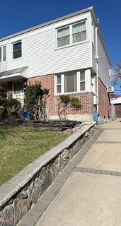 /international/us/67-15-215th-st-oakland-gardens-ny-110106522722/