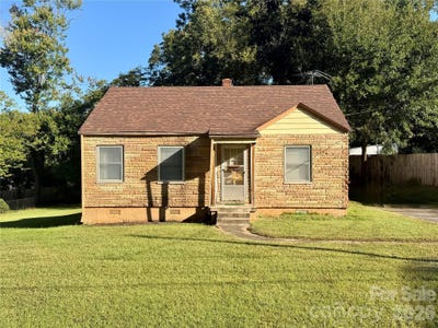 /international/us/216-w-9th-street-newton-nc-110120422245/