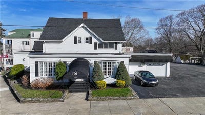 /international/us/185-spring-street-woonsocket-ri-110107055244/