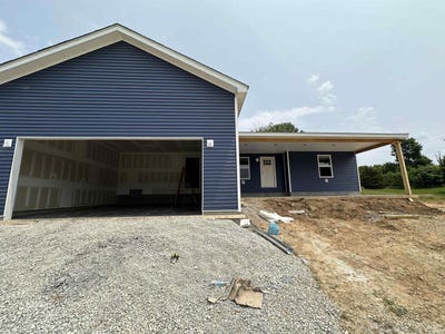 /international/us/7509-state-road-158-bedford-in-110098762967/