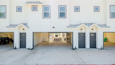 /international/us/603-e-avenue-g-port-aransas-tx-110104582539/