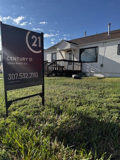 /international/us/133-w-14th-avenue-torrington-wy-110108801708/
