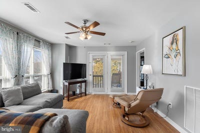 /international/us/1103-canning-house-row-milton-de-110105642731/