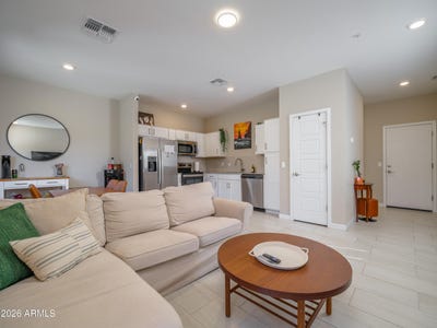 /international/us/2170-w-harmont-drive-phoenix-az-110107037316/