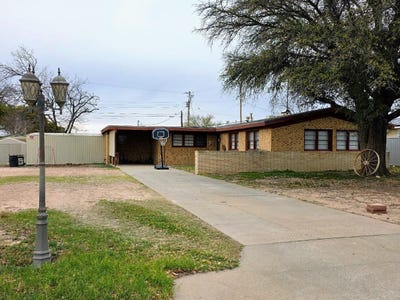 /international/us/1029-e-7th-street-big-lake-tx-110106841760/