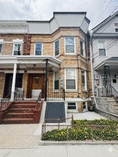 /international/us/8622-89-st-woodhaven-ny-110107319305/