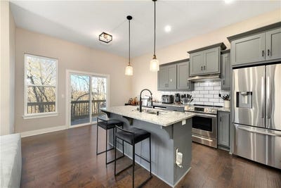 /international/us/22404-w-76th-street-shawnee-ks-110096579152/