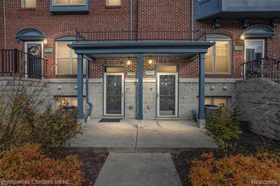 /international/us/2542-woodward-avenue-detroit-mi-110108129198/