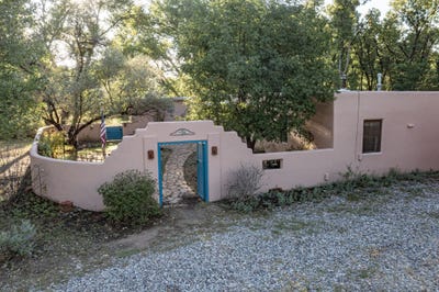 /international/us/57-state-road-233-medanales-nm-110094638447/