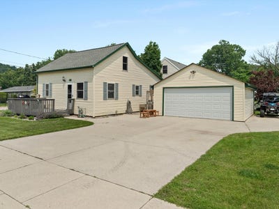 /international/us/513-n-41st-st-manitowoc-wi-110100923295/?lang=en