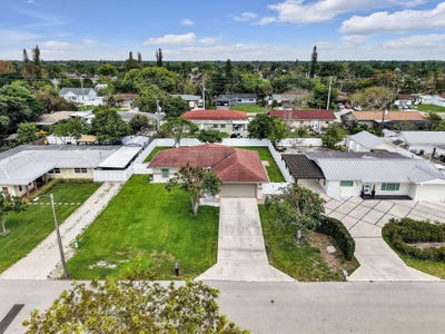 /international/us/2200-45th-terrace-sw-naples-fl-110107719564/