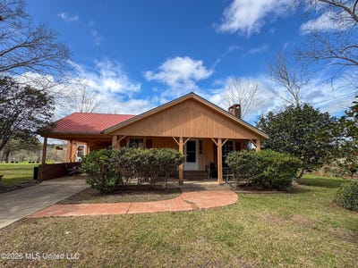 /international/us/9277-old-highway-63-lucedale-ms-110106218892/