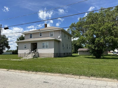 /international/us/2405-e-court-street-kankakee-il-110109009369/