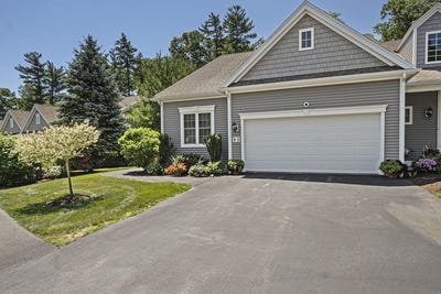 /international/us/93-stonebrigdge-hanson-ma-110109031355/