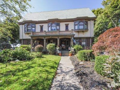 /international/us/516-maple-street-manistee-mi-110102266818/