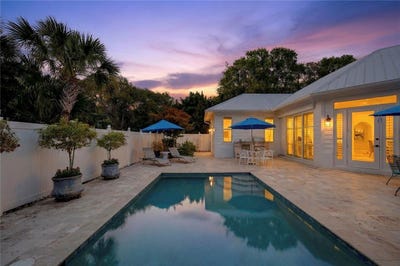 /international/us/90-strand-drive-vero-beach-fl-110105800589/