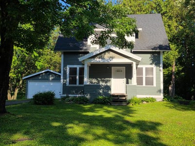 /international/us/340-river-drive-w-milaca-mn-110108259326/