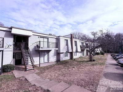 /international/us/702-farmhurst-drive-charlotte-nc-110105036039/