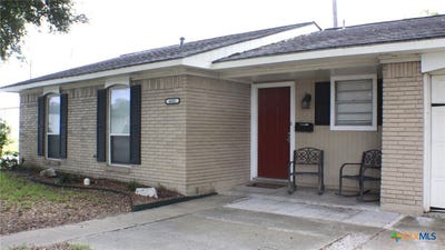 /international/us/4601-evergreen-lane-victoria-tx-110093552935/