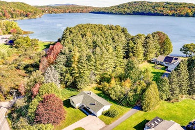 /international/us/133-lake-view-drive-rockland-me-110120606396/