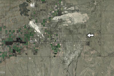 /international/us/buffalo-wells-road-christmas-valley-or-110119291556/