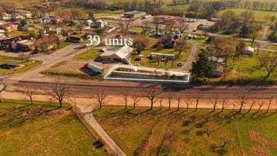 /international/us/103-bingham-street-koshkonong-mo-110106954823/