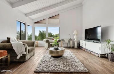 /international/us/2286-mt-vernon-avenue-ca-110108436896/