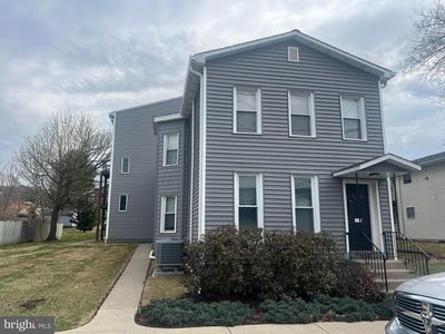 /international/us/526-broad-street-emmaus-pa-110108499796/